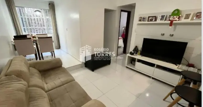 Apartamento a venda de 2/4, 1 suíte e 1 garagem, reformado e nascente no RIO VERMELHO