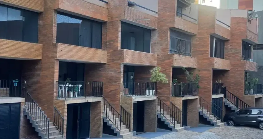 Casa em condomínio fechado com 4 quartos à venda na Avenida Octávio Mangabeira, 100, Jaguaribe, Salvador