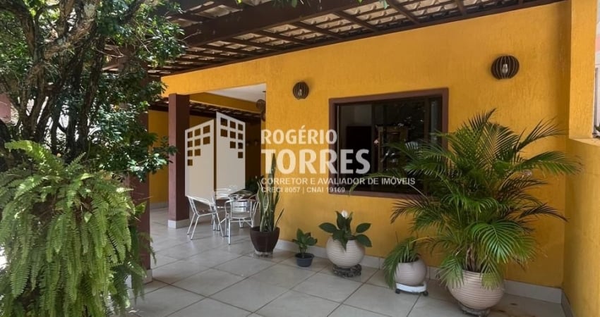 Casa triplex a venda de 4/4, 2 suítes e garagens + terraço na PRAIA DO FLAMENGO