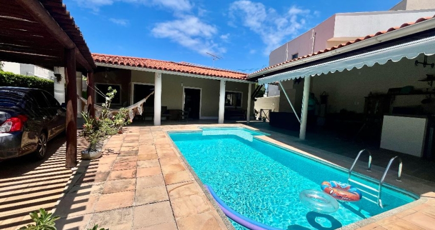Cód. 273 Buraquinho Casa 5/4 sendo 2 suítes e Piscina Privativa com Área Gourmet