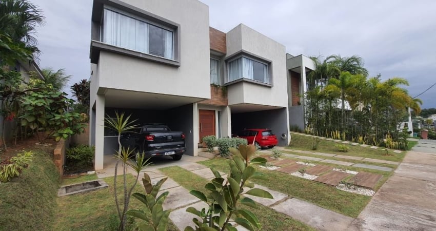 Cód. 598 Abrantes Casa com 3 suítes Porteira Fechada e Piscina Privativa