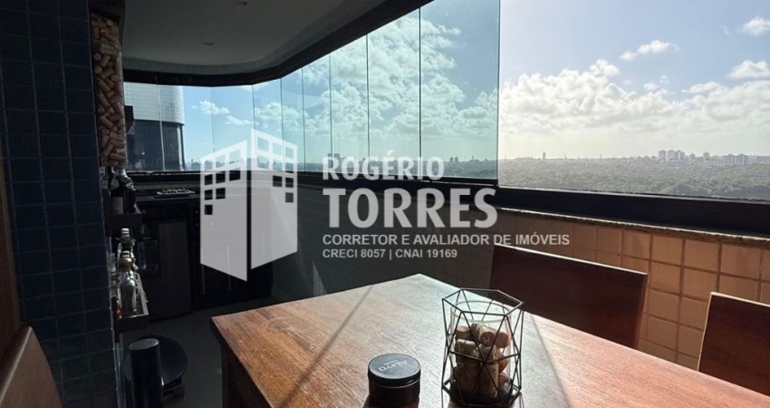 Apartamento a venda de 2/4, 1 suíte e 2 garagens na ARMAÇÃO