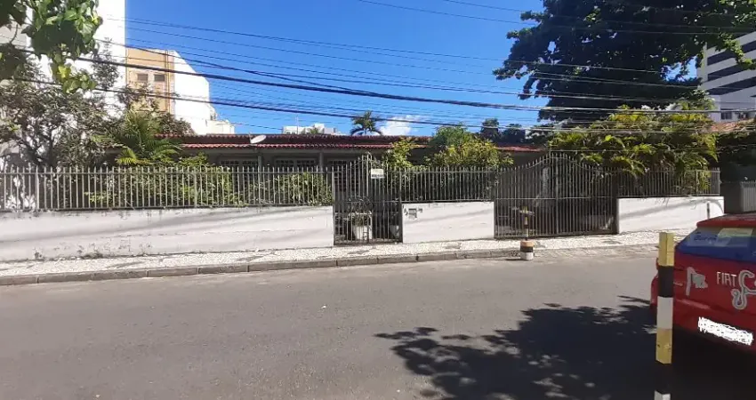 Casa com 6 quartos à venda na Rua Professor Lourival Pimenta Bastos, 73, Costa Azul, Salvador