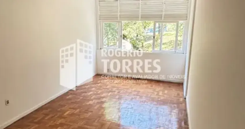 Apartamento a venda de 3/4, 1 suíte +dependência, amplo com 160m² em nazare