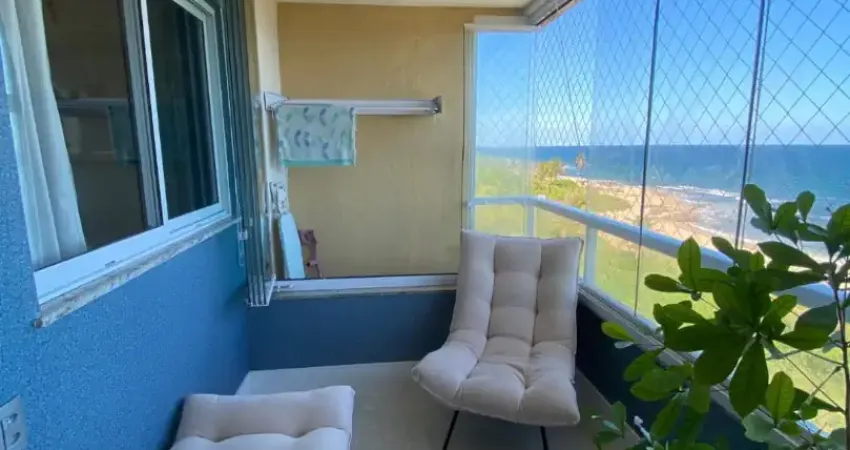 Apartamento a venda de 2/4, 1 suíte, pé na areia, porteira fechada e 2 garagens em itapuã, salvador.