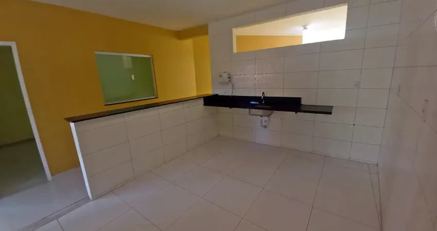Vendo esta limda casa na itnga proximo posto de saude baxinha 1 andar