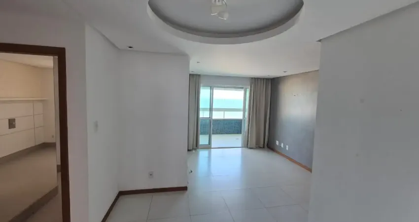 Cód. 544 costa azul 2/4 com suíte e varanda andar alto vista mar e 2 vagas