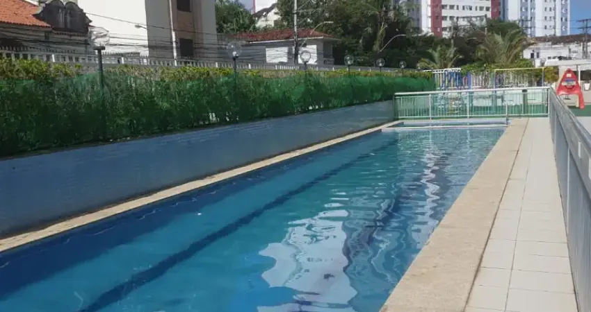 Apartamento 2/4, com 01 suite, 54,20m2, no matatu, armários embutidos, porteira fechada.