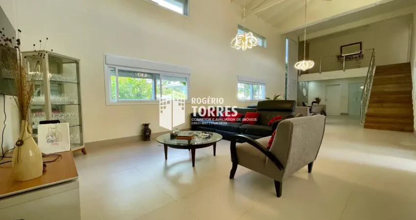 Casa duplex a venda de 5/4, 4 suítes, enrgia solar, dependência, área gourmet, piscina e 4 garagens em vilas atlântico