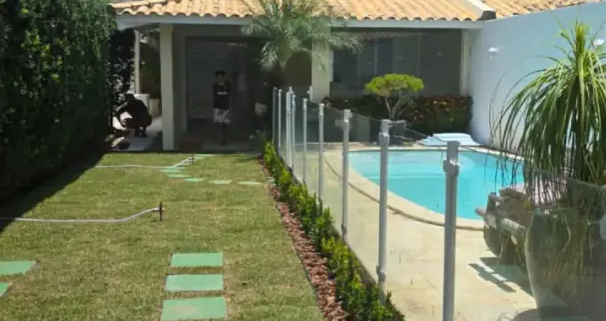 Cód. 561 lauro casa solta com piscina e 17 placas solares na 2ª portaria de vilas do atlântico