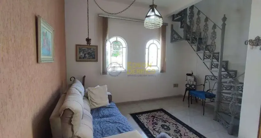 Sobrado com 3 quartos à Venda, São Benedito - Pindamonhangaba