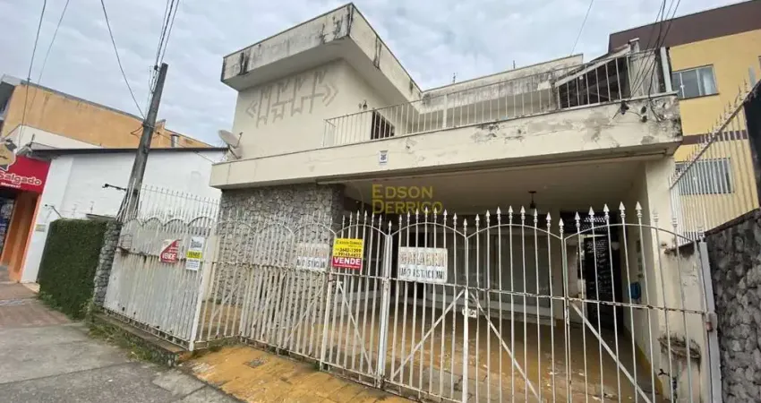 Sobrado com 4 quartos à Venda, Centro - Pindamonhangaba
