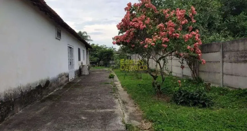 Casa com 4 dormitórios à venda, 176 m² por R$ 450.000 - São Benedito - Pindamonhangaba/SP