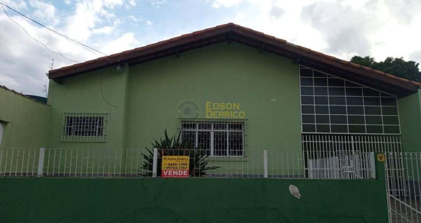 Casa com 3 quartos à Venda, Vila Bourghese - Pindamonhangaba