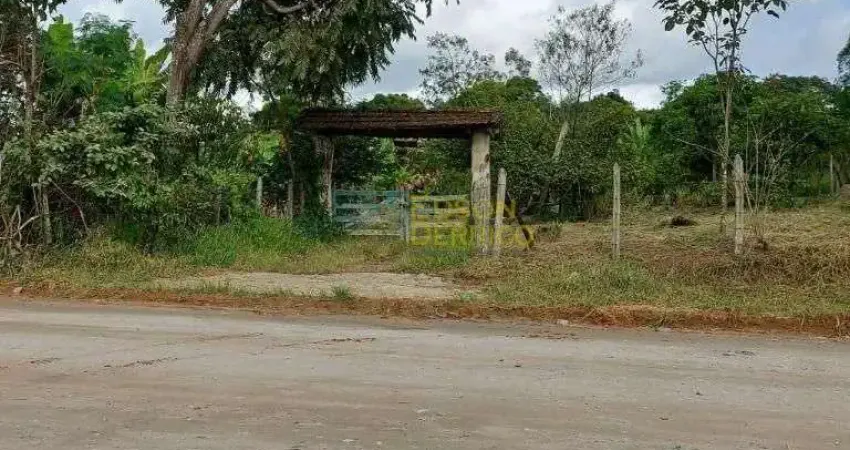 Sítio com 3 quartos à Venda, Parque Lago Azul - Pindamonhangaba