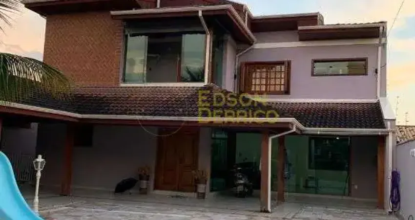 Sobrado com 4 quartos à Venda, Jardim Residencial Doutor Lessa - Pindamonhangaba
