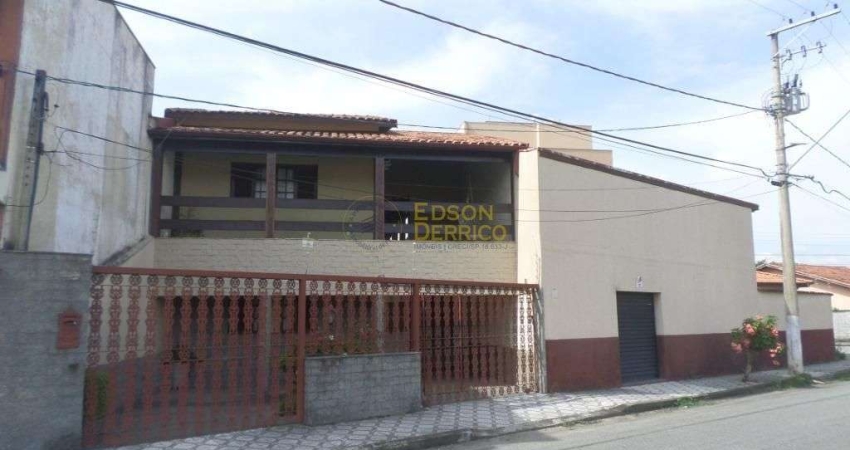 Sobrado à venda, 300 m² por R$ 850.000,00 - Santana - Pindamonhangaba/SP