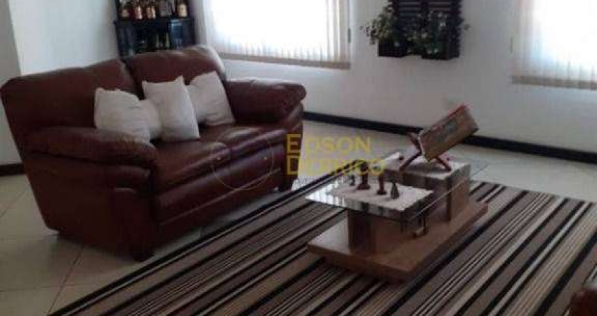 Sobrado com 4 dormitórios à venda, 490 m² por R$ 1.100.000,00 - Santana - Pindamonhangaba/SP