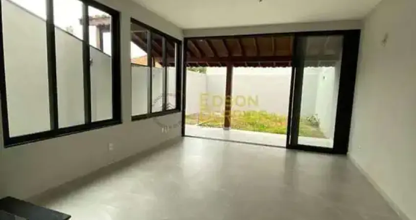 Sobrado á venda com 3 quartos, Centro - Pindamonhangaba