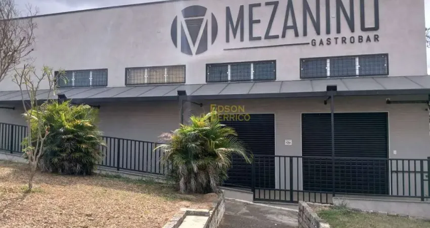 Casa comercial para alugar no Parque São Benedito, Pindamonhangaba 