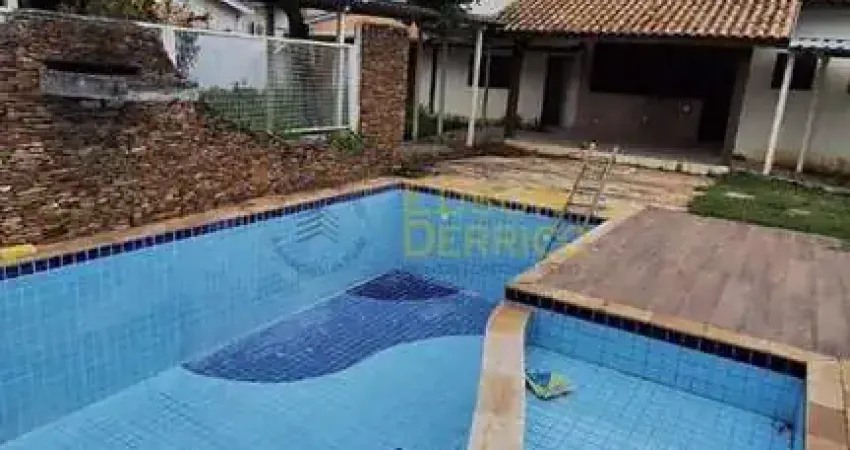 Casa com 4 quartos para alugar na Vila Bourghese, Pindamonhangaba