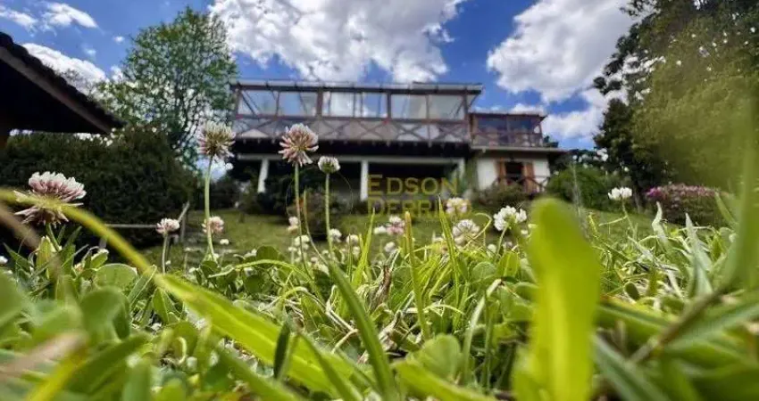 Casa em condomínio fechado com 3 quartos à venda no Descansopolis, Campos do Jordão