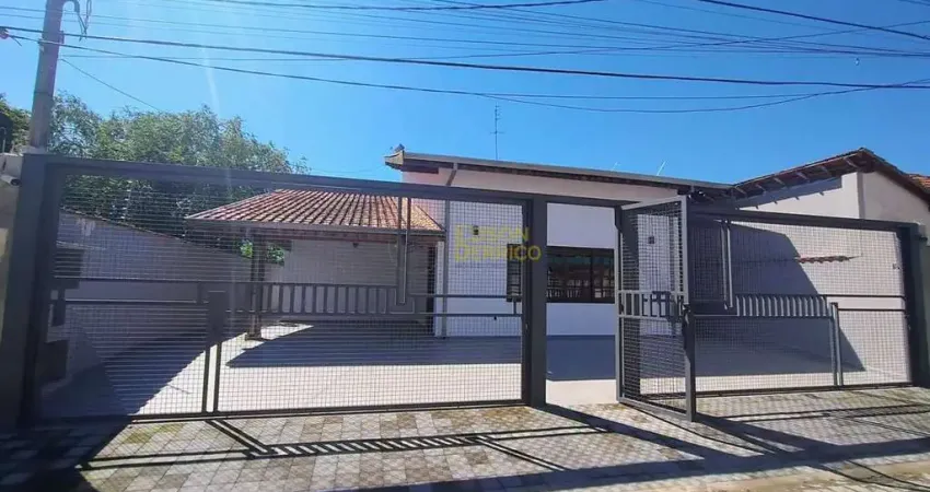 Casa comercial com 8 salas para alugar no Centro, Pindamonhangaba