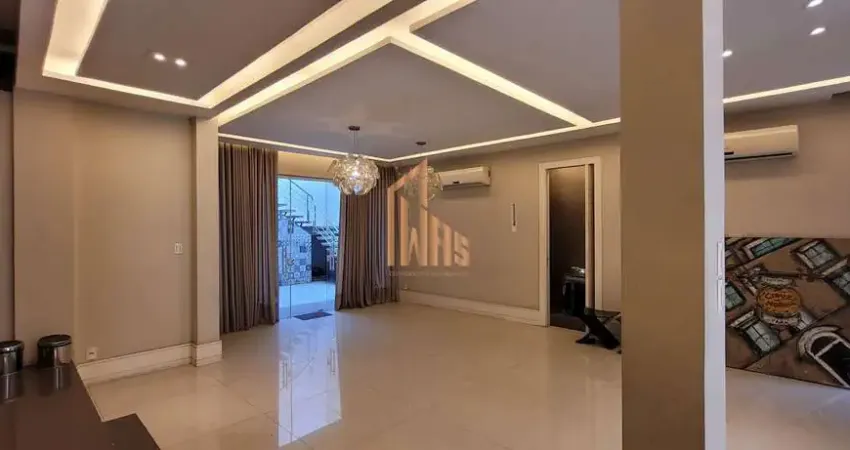 Conjunto Basa casa 3 pavimentos 4/4 sendo 3 suítes! Garagem ampla! Oportunidade.