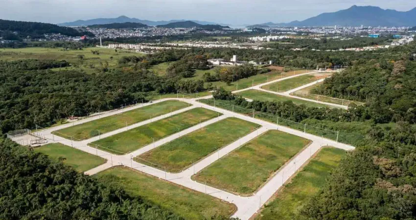 Terreno à venda na Rua Antônio Jovita Duarte, 4253, Forquilhas, São José