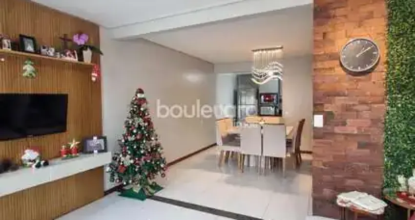 Duas casas em terreno de 360 m² | 5 dormitórios | serraria | são josé