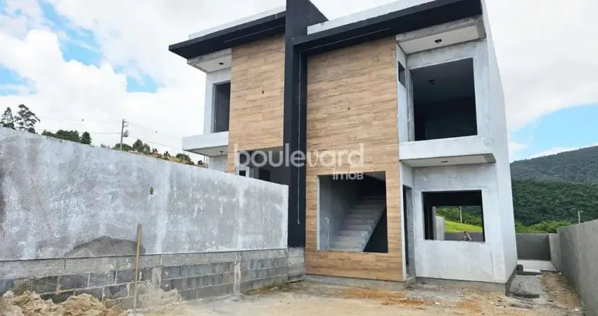 Sobrado de 2 Dormitórios | 2 Suítes | Altos do Jardim | Biguaçu