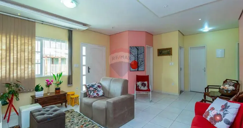 CASA COM 3 QUARTOS, 2 BANHEIROS - BAIRRO FLAMBOYANT