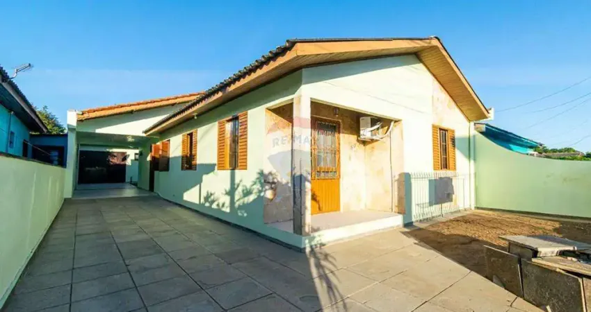 Casa a venda com três quartos no bairro São Jerônimo.