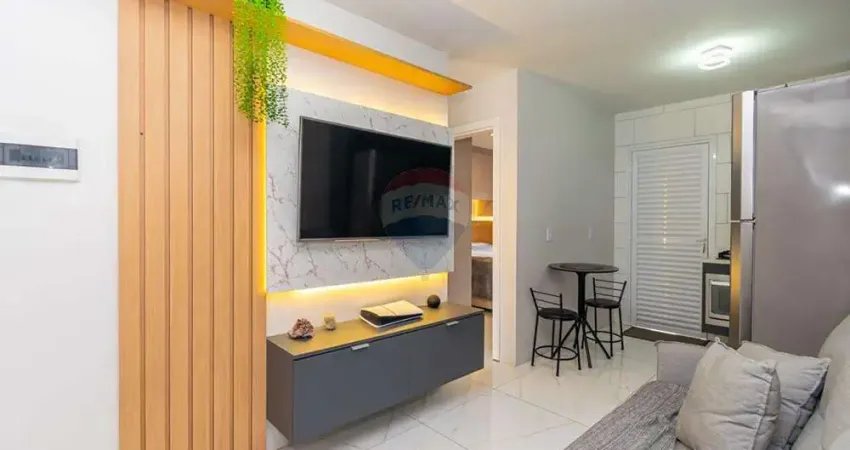 Casa de 02 dormitórios mobiliada com móveis planejados e espaço gourmet com churrasqueira