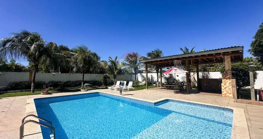 Barra do jacuípe - casa térrea, 1000m2 de terreno, 2 suítes, condomínio parque das árvores.