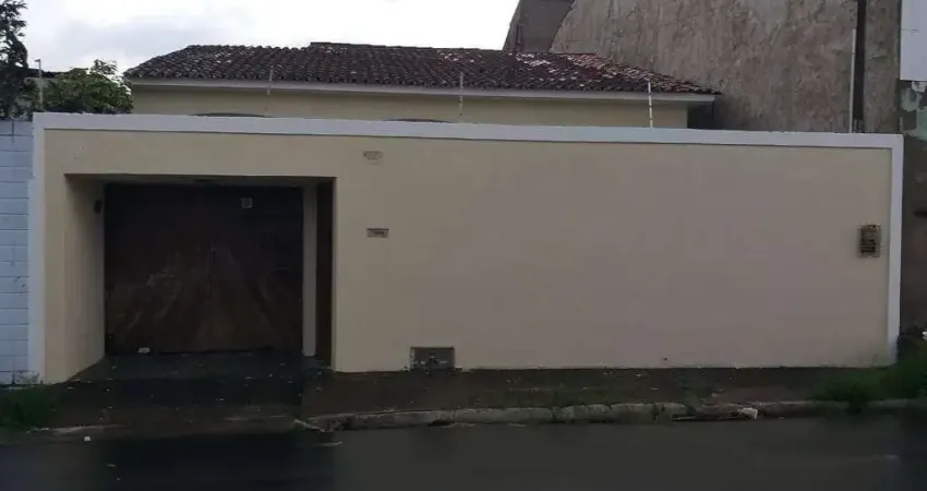 Casa com 3 quartos à venda na Rua Domingos Correia, 1990, São Luiz, Arapiraca