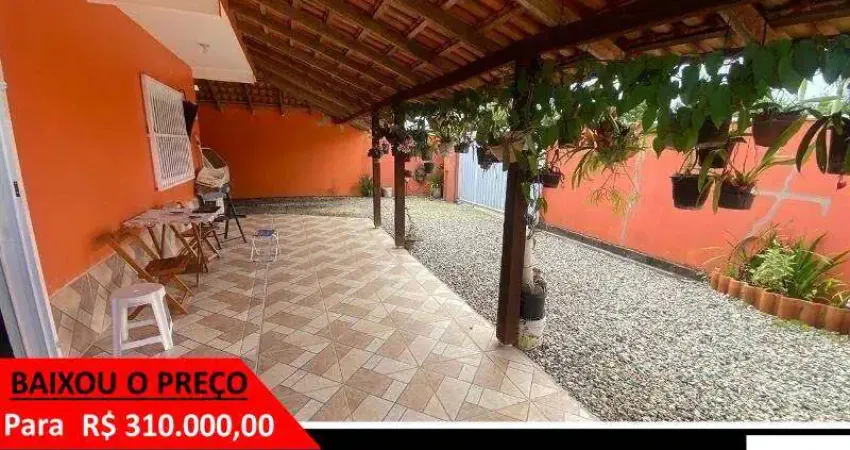 Excelente casa com laje em local ideal para quem busca tranquilidade.