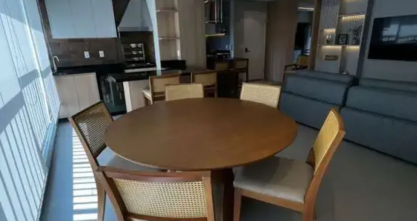 Apartamento Decorado! Isso mesmo. O apartamento feito com todo o carinho por arquiteta renomada . N