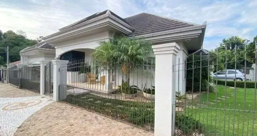 Casa com 5 dormitórios, com 229m² - Universitário -Lajeado/RS