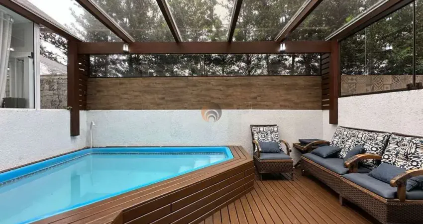 Sobrado com 3 dormitórios à venda, 147 m² por R$ 705.000,00 - Universitário - La