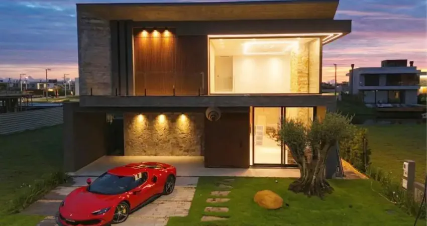 Casa de Luxo Mobiliada e Decorada em Condomínio Fechado no Litoral Gaúcho