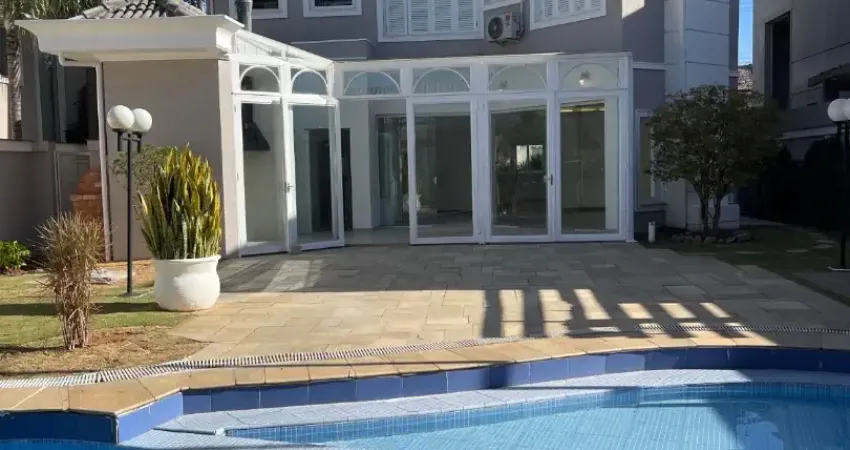 Mansão Reformada com 600m², 4 Suítes e Lazer Completo no 18 do Forte – Alto Padrão em Alphaville