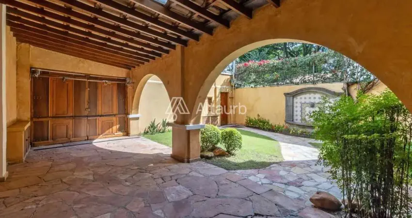 Sobrado esplendoroso!!! Localizado no coração do bairro Jardim Europa, São Paulo