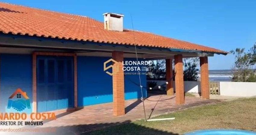 Casa beira mar com vista incrível para o mar em Nazaré