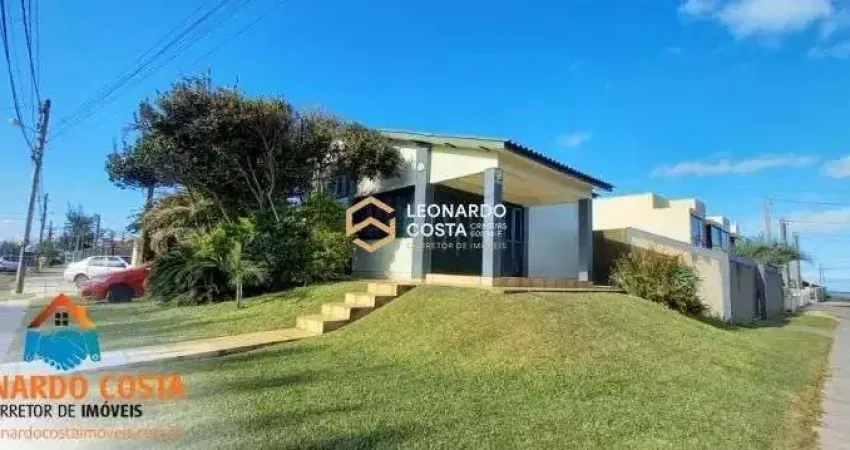 Excelente casa com piscina próxima ao mar em Salinas