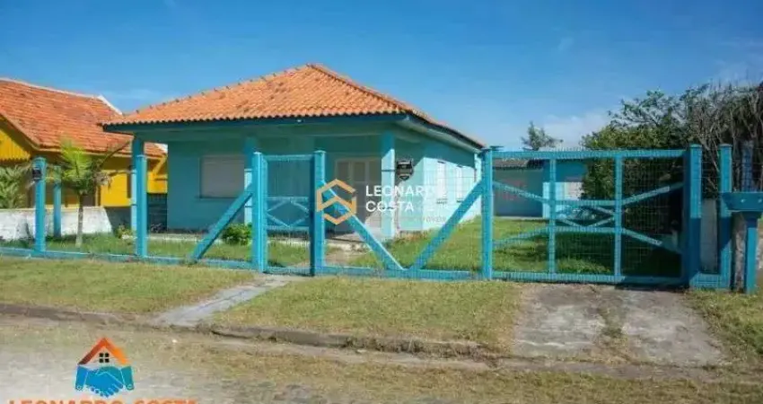Casa com anexos próximos ao mar no Centro de Balneário Pinhal