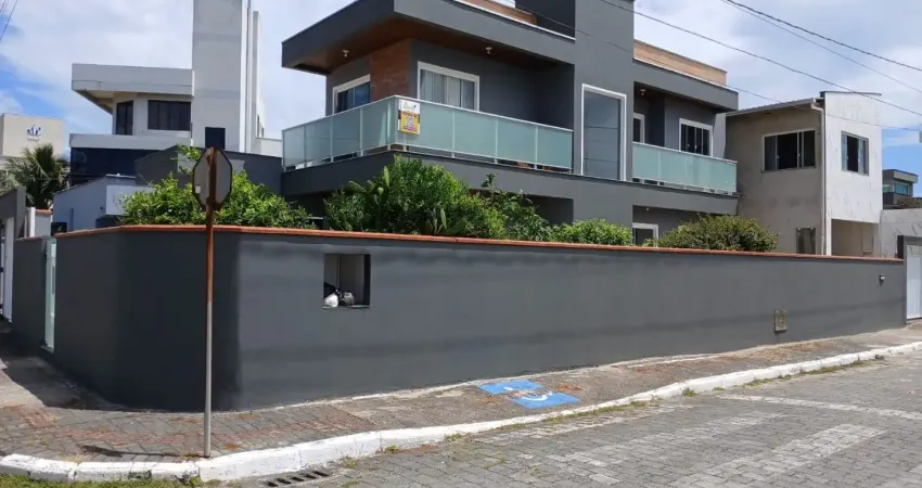 Linda casa esquina, quadra mar e vista ma. Meia praia - navegantes