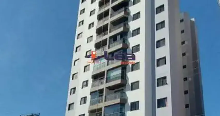 Apartamento à venda no Centro de Suzano-SP, 3 quartos, 1 banheiro e garagem.