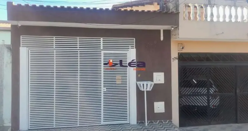 Sobrado à venda em Suzano-SP, Vila Amorim: 3 quartos, 1 suíte, 1 sala, 2 banheiros, 2 vagas, 200m². Venha conferir!