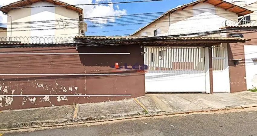 Imperdível sobrado à venda em Ferraz de Vasconcelos-SP, no Jardim Dayse: 2 quartos, 1 sala, 1 vaga e 75m²!